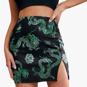❌SOLD❌SHEIN mini skirt| Green Dragon